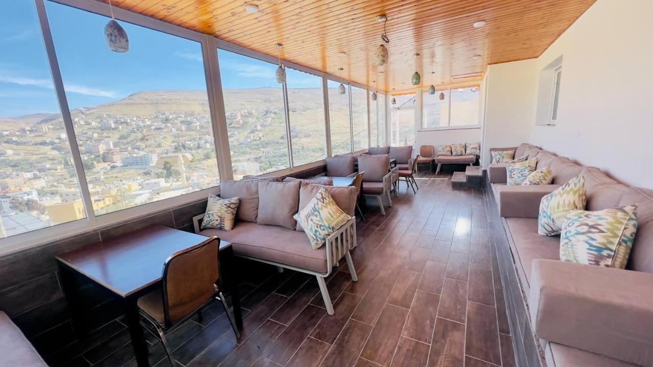 Beit Alshabaan Inn Vádi Músza Kültér fotó